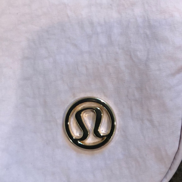 🍋🍋🍋lululemon crossover Bag NWT - Picture 3 of 7
